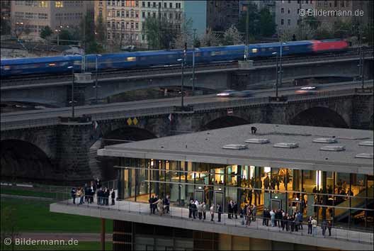 Bildtitel: "Blick vom SZ-Pressehochhaus auf das Internationale Congress Center Dresden"