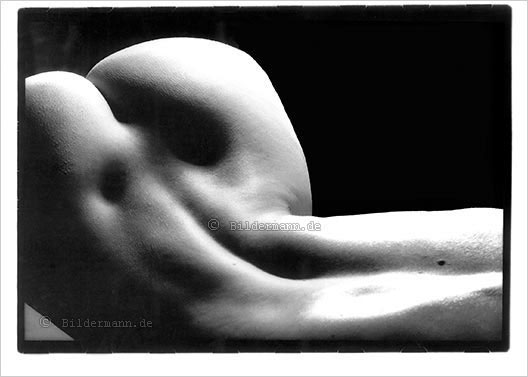 k&uuml;nstlerische Aktfotografie mit Titel: "Akt 2" von Bildermann.de, Dresden/Germany