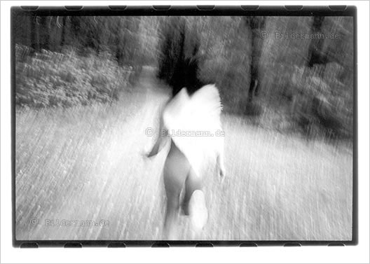 k&uuml;nstlerische Aktfotografie mit Titel: "Rennengel" von Bildermann.de, Dresden/Germany