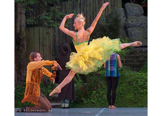 Probenfoto von "Pucks Sommernachtsträume" - ein Balettst&uuml;ck der Landeb&uuml;hnen Sachsen von Rainer Feistel, gespielt in den Felsenb&uuml;hnen Rathen im Juli/August 2012