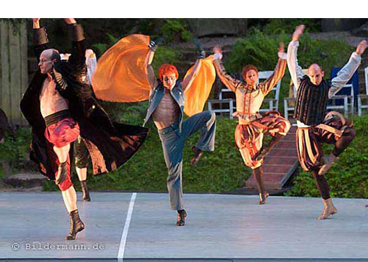 Probenfoto von "Pucks Sommernachtsträume" - ein Balettst&uuml;ck der Landeb&uuml;hnen Sachsen von Rainer Feistel, gespielt in den Felsenb&uuml;hnen Rathen im Juli/August 2012